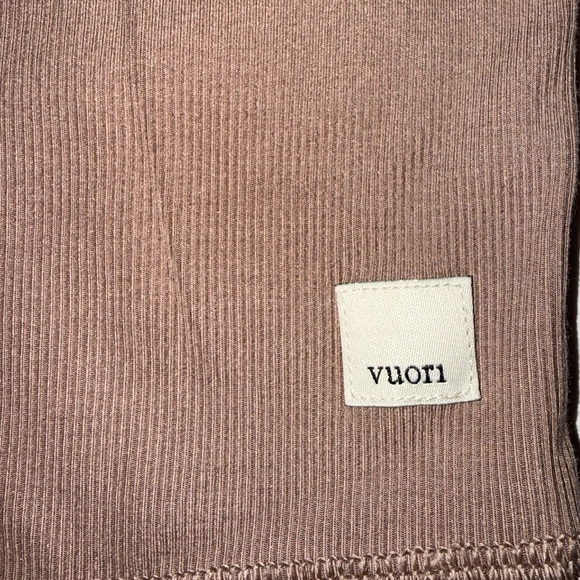 Vuori Womens Pose Fitted Tee XS in Espresso Orig $58 - Picture 4 of 4